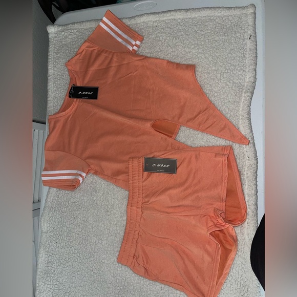 Sets - Picture 2 of 4